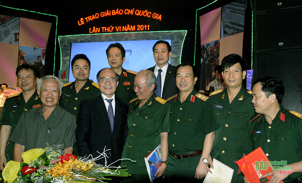 Cộng tác viên đặc biệt